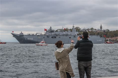 Tcg Anadolu Stanbul Bo Az Nda Seyretti