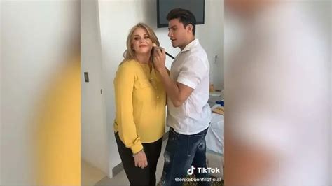 Rika Buenfil Recrea Famosa Escena De El Diablo Viste A La Moda