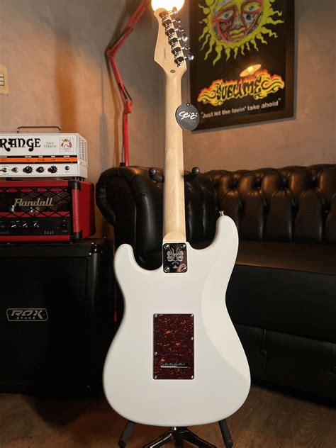 Guitarra Seizi Vintage Budokan Hss White Ph Crunch Music