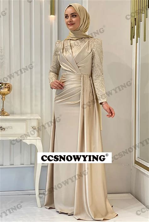 Long Sleeve Hijab Muslim Evening Dresses Satin Appliques Beaded Islamic