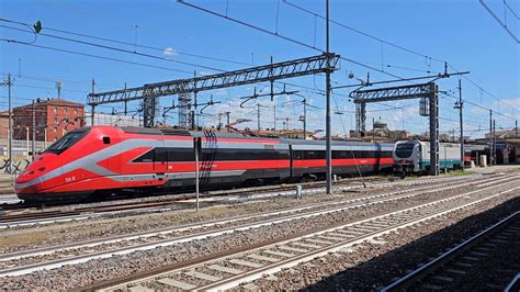 Etr Con Motrici In Nuova Livrea Frecciarossa In Partenza Da Bologna