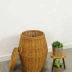 Bekijk Vintage Rotan Wasmand Met Deksel Op Reliving