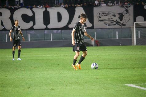 Breno Bidon Celebra A Vit Ria Do Corinthians E Mant M Foco Para O Jogo