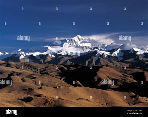 Mount Everest in Tibet Stock Photo - Alamy