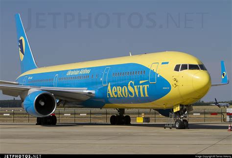 UR AAI Boeing 767 33A ER AeroSvit Ukrainian Airlines Tamas