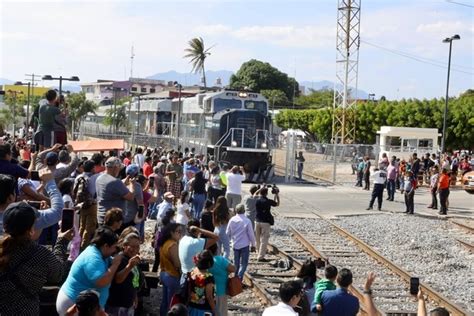 Inaugur Amlo La L Nea Z Del Tren De Pasajeros Y Mercanc A Del Corredor