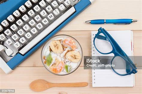Istirahat Makan Siang Yang Sehat Foto Stok Unduh Gambar Sekarang