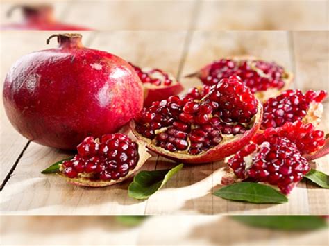 Pomegranate Benefits Best Time To Eat Pomegranate Is Morning अनार खाने का सही समय क्या है इन