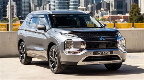 2022 Jeep Cherokee Vs 2022 Mitsubishi Outlander Comparison Carexpert