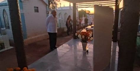 ¿de Qué Falleció La Primera Esposa De Amlo Cuya Tumba Visitó Este Día