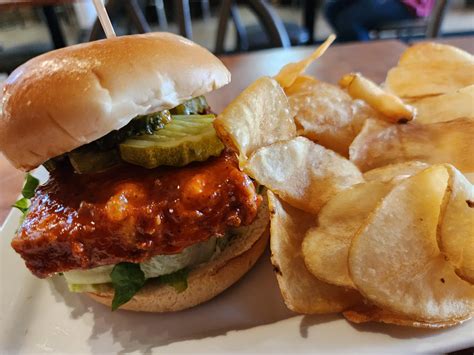I Ate A Nashville Hot Chkn Tofu Sandwich With Fresh Made Chips R Food