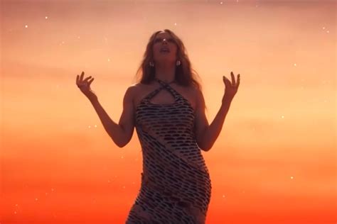 Ellie Goulding Rilis Single Dan Video Musik Like A Saviour Antara News