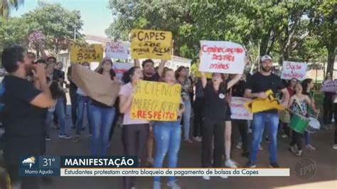 Alunos Da Unesp Em Jaboticabal Sp Fazem Protesto Contra Cortes Em