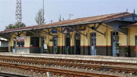 Ulfa Railways Stasiun Purwakarta