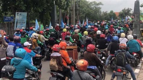 Besaran Umk Tak Sesuai Usulan Bupati Gresik Buruh Tunggu Rencana Aksi