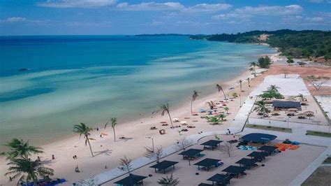 Pantai Glory Melur Di Batam Tawarkan Pesona Birunya Air Laut Hingga