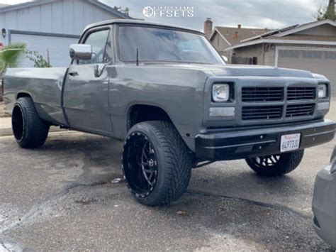 1992 Dodge D250 With 22x14 76 Tis 544bm And 30540r22 Toyo Tires