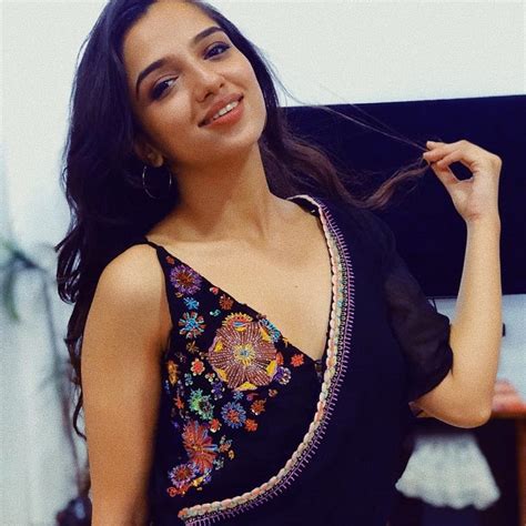 21 Photos Of Kota Factory Fame Shivangi Ranawat AKA Ahsaas Channa