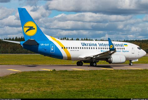 UR GAT Ukraine International Airlines Boeing 737 528 WL Photo By Mikko