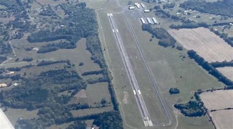 KLUG Ellington Airport Tennessee | SkyVector