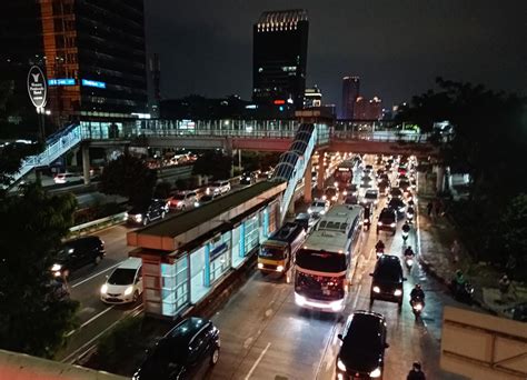 Pemudik Yang Langgar Ganjil Genap Di Tol Cikampek Siap Siap Dialihkan