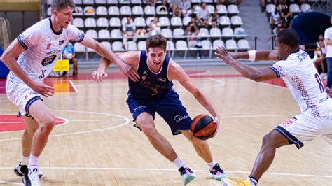 El Valencia Basket Supera Finalmente Al Monbus Obradoiro