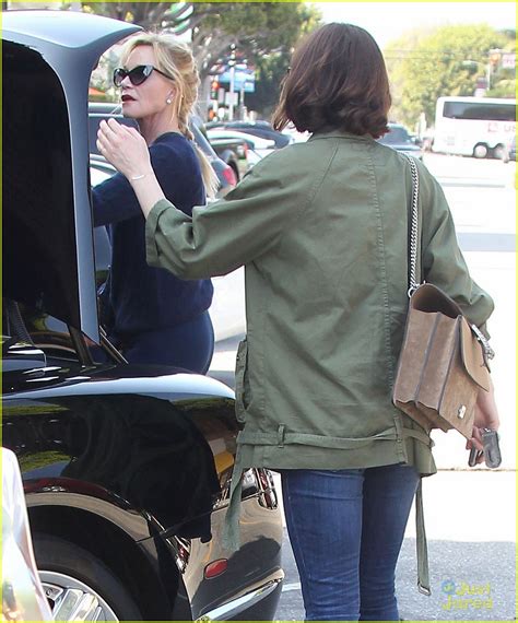 Dakota Johnson And Rebel Wilson Wrap Week On How To Be Single Set Photo 822556 Photo Gallery