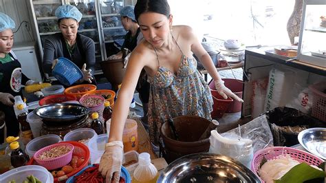 The Process Of Making Food For Beautiful Women In Thailand Thai Street Food Youtube