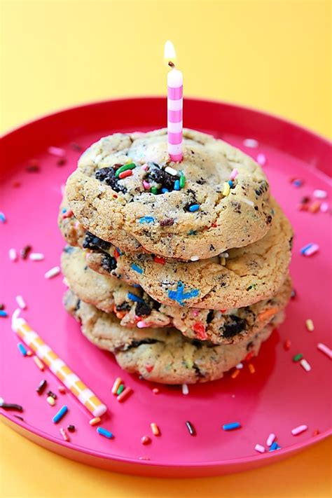 Must-Try Recipe: Birthday Cake Oreo Cookies | Pizzazzerie