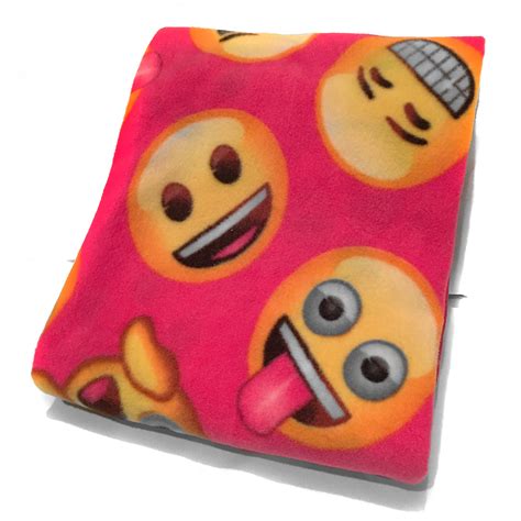 Fleece Blanket Emoji Faces Pink – LoveMyFabric