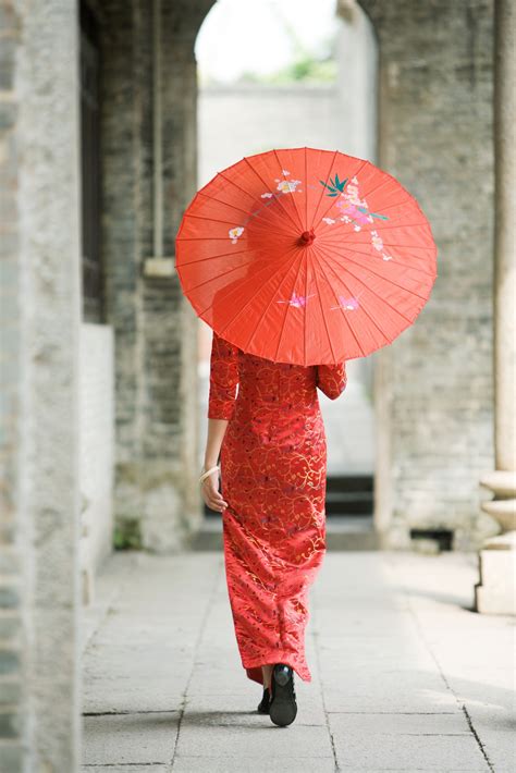 Travelogue The Qipao China S Most Iconic Dress Cgtn