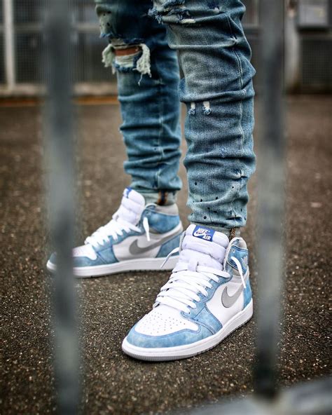 Air Jordan 1 High Hyper Royal White Blue Sneakers Men Fashion Jordan Shoes Retro Shoes