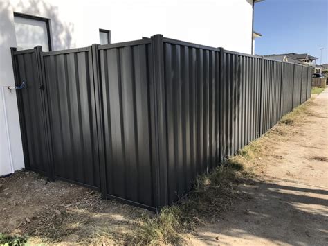 Colorbond Fencing And Driveway Gates Melbourne Pinnacle Fencing