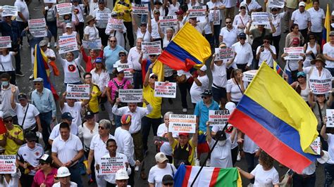 Jornada De Manifestaciones En Colombia En Contra Del Gobierno De