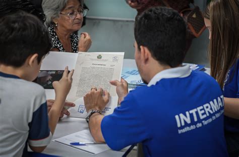 Governo De Mt Entrega Escrituras Definitivas Em V Rzea Grande Nesta