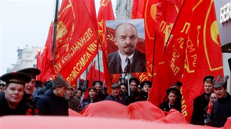 Organizacja Czerwony Front Chce Tworzy M Odych Komunist W Podczas