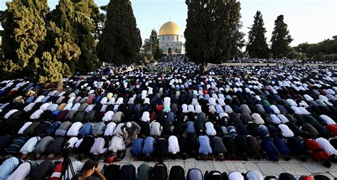 Desetine Hiljada Palestinaca Klanjalo Bajram Namaz U Al Aksi