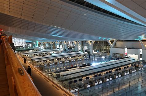 Late departures from Haneda Airport: Taking the redeye from Tokyo