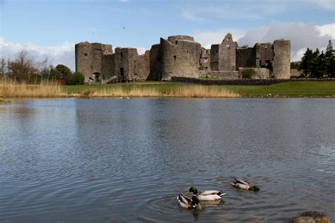 Roscommon Castle | ticket prices and opening hours information | map