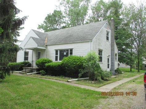 4253 Emmett Rd Emmett Twp Mi 48022 Mls 213065744 Redfin