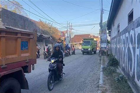 Ruas Jalan Rusak Timur Pos Polisi Mlilir Ponorogo Akhirnya Diperbaiki