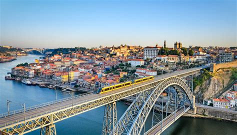 Roteiro Em Portugal Do Porto A Lisboa De Carro Ou De TremVou Na Janela