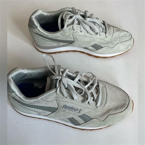 Reebok Classic Suede Sneakers in gray women’s 7 - Depop