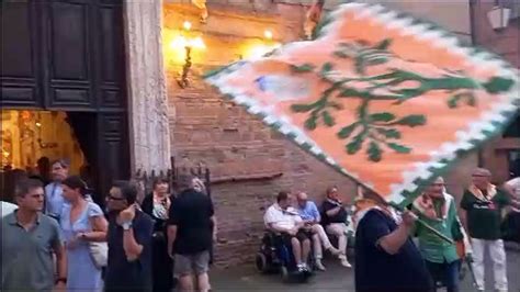 Siena La Selva In Festa Per Il Palio Suona La Campanina In Attesa Di