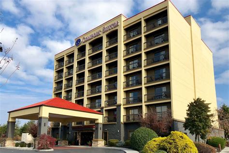 Comfort Suites Pigeon Forge, TN - See Discounts