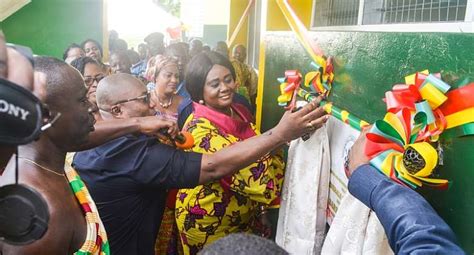 Hon Barbara Oteng Gyasi Opens Ultramodern Science Lab