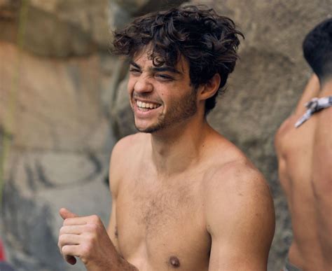 See Noah Centineo Rock Climb Shirtless On Vacation In Spain J 14