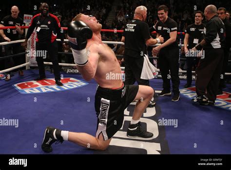 Andrew flintoff boxing hi-res stock photography and images - Alamy