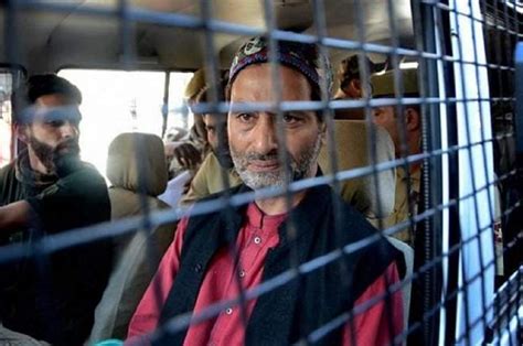 Yasin Malik की जिंदगी खतरे में जेल में बंद अलगाववादी नेता की पत्नी ने