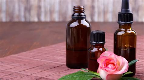 Huile Essentielle De Rose Propri T S Bienfaits Et Utilisation